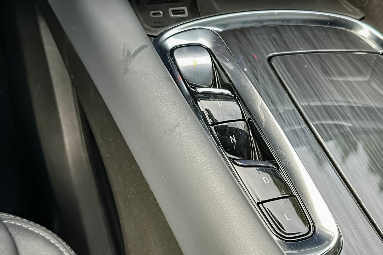 Used 2024 Buick Enclave Premium image 25