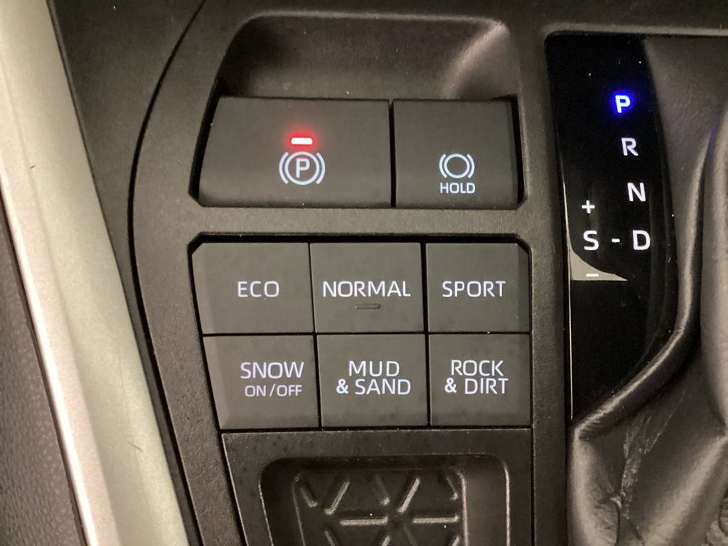 Used 2024 Toyota RAV4 XLE AWD/4WD image 26