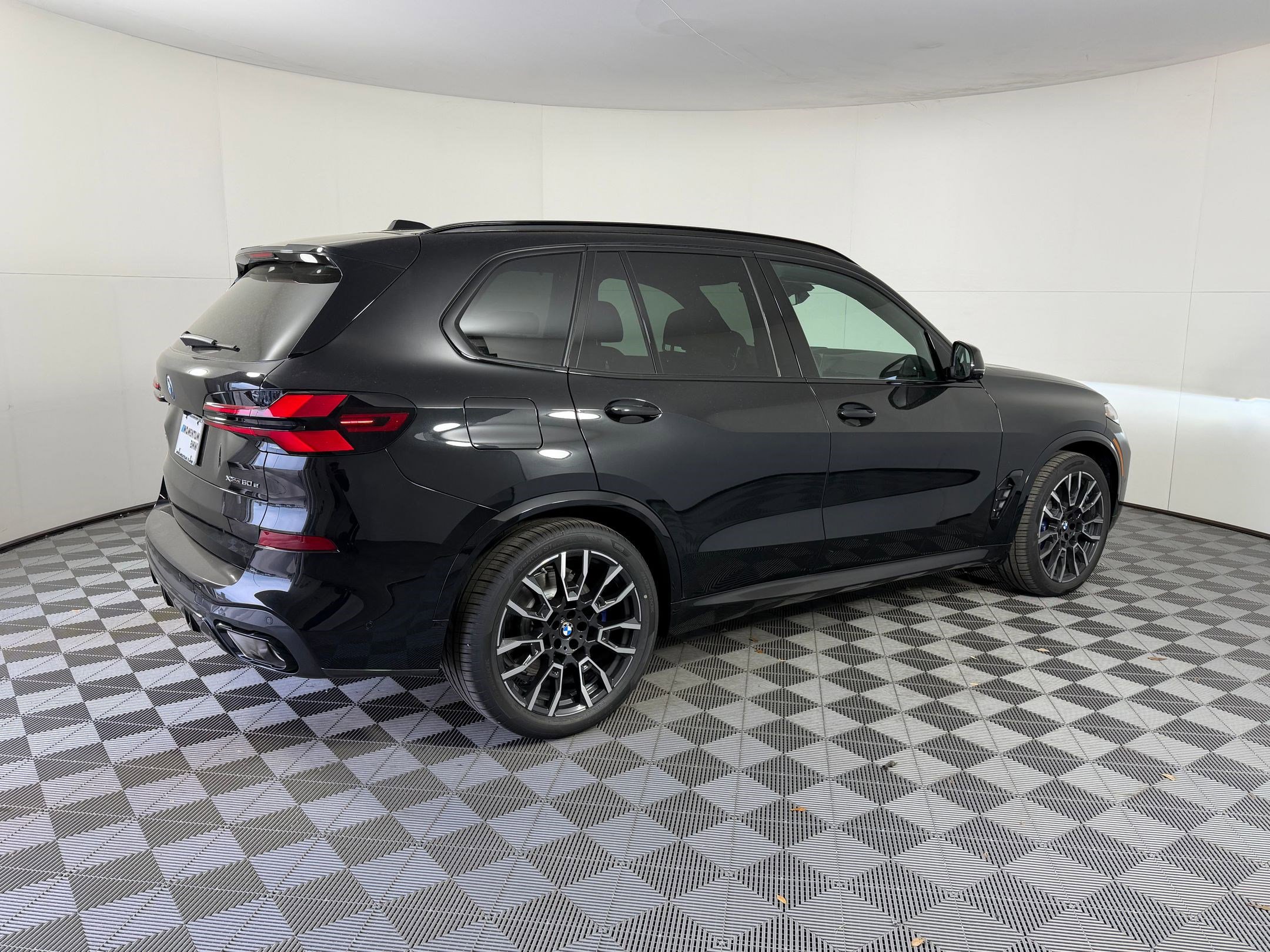 New 2026 BMW X5 xDrive50e w/ Executive Package image 9