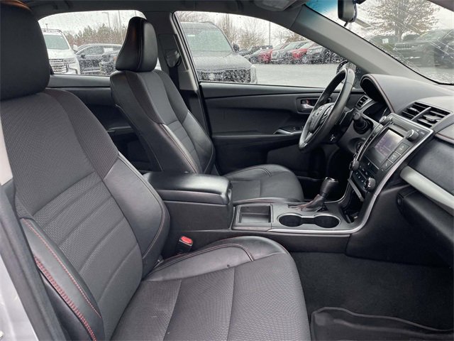 Used 2017 Toyota Camry SE image 18