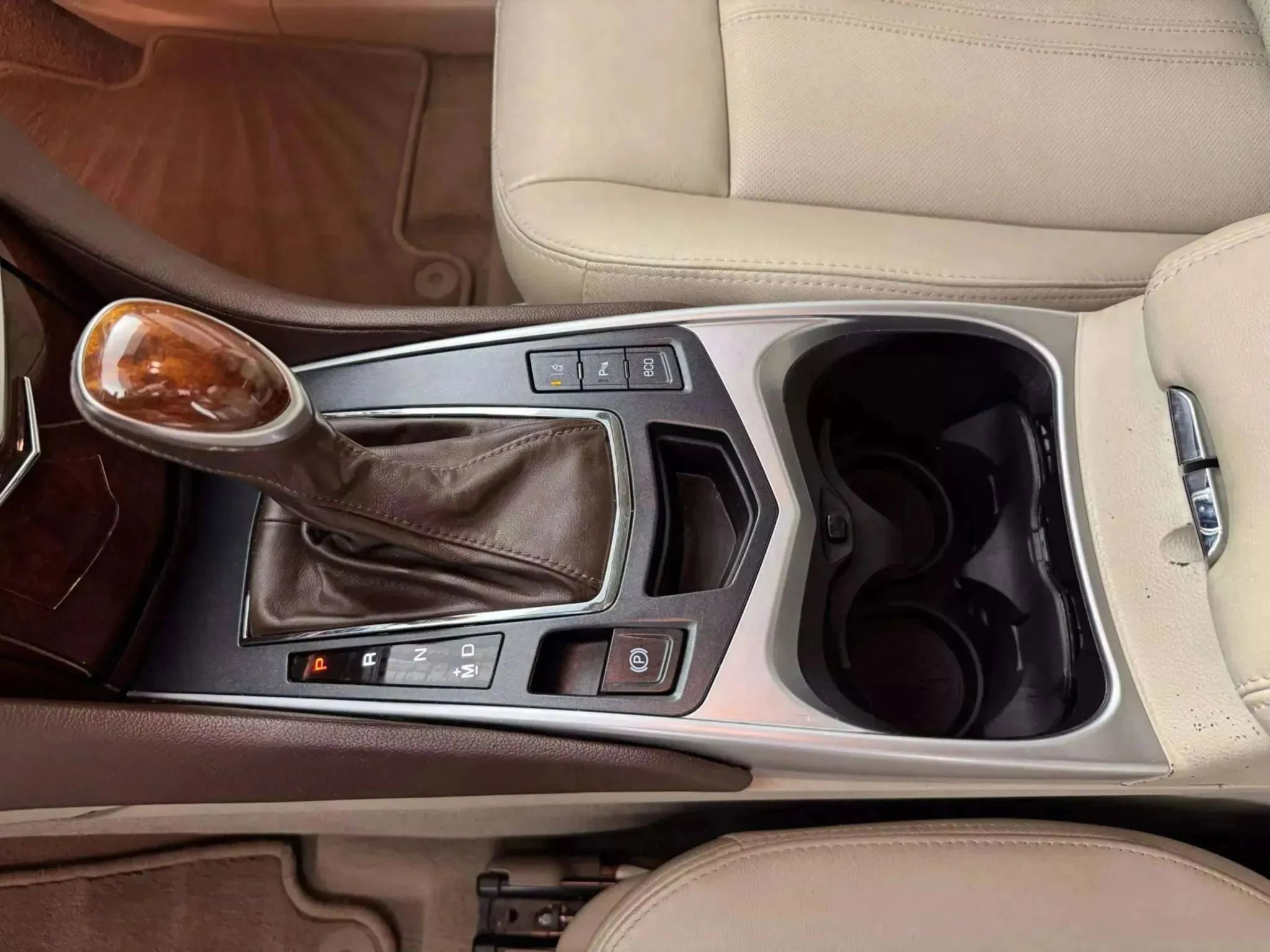 Used 2016 Cadillac SRX Luxury w/ Driver Awareness Package image 25