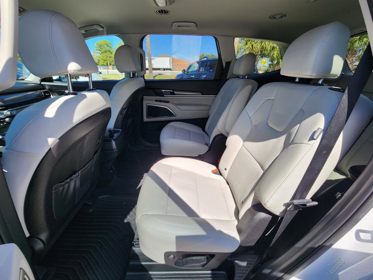 Used 2023 Kia Telluride S AWD/4WD image 12