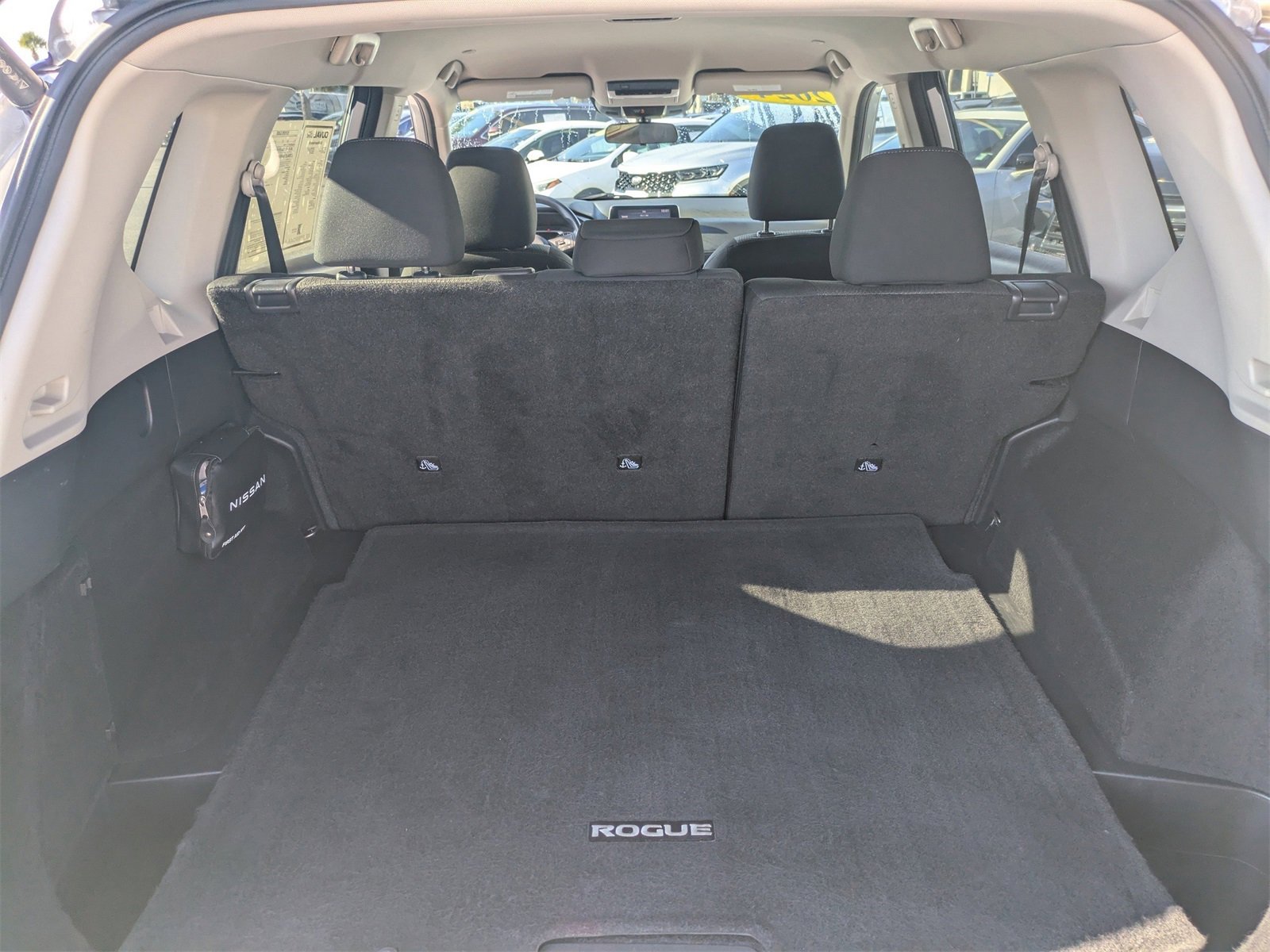 Used 2024 Nissan Rogue SV image 12