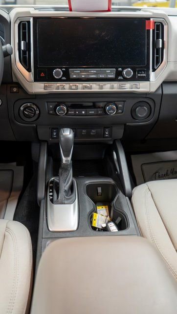 Certified 2025 Nissan Frontier SV w/ SV Convenience Package image 15