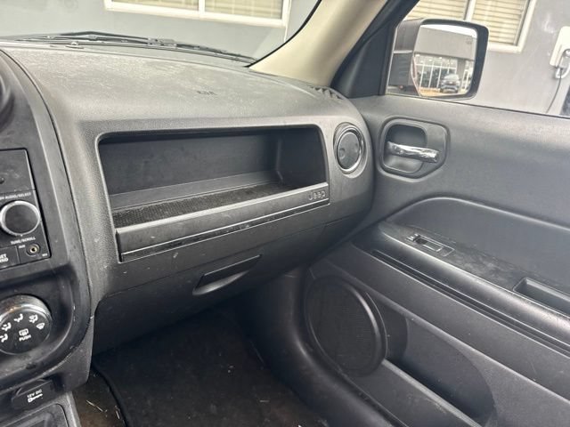 Used 2016 Jeep Patriot Latitude FWD image 22