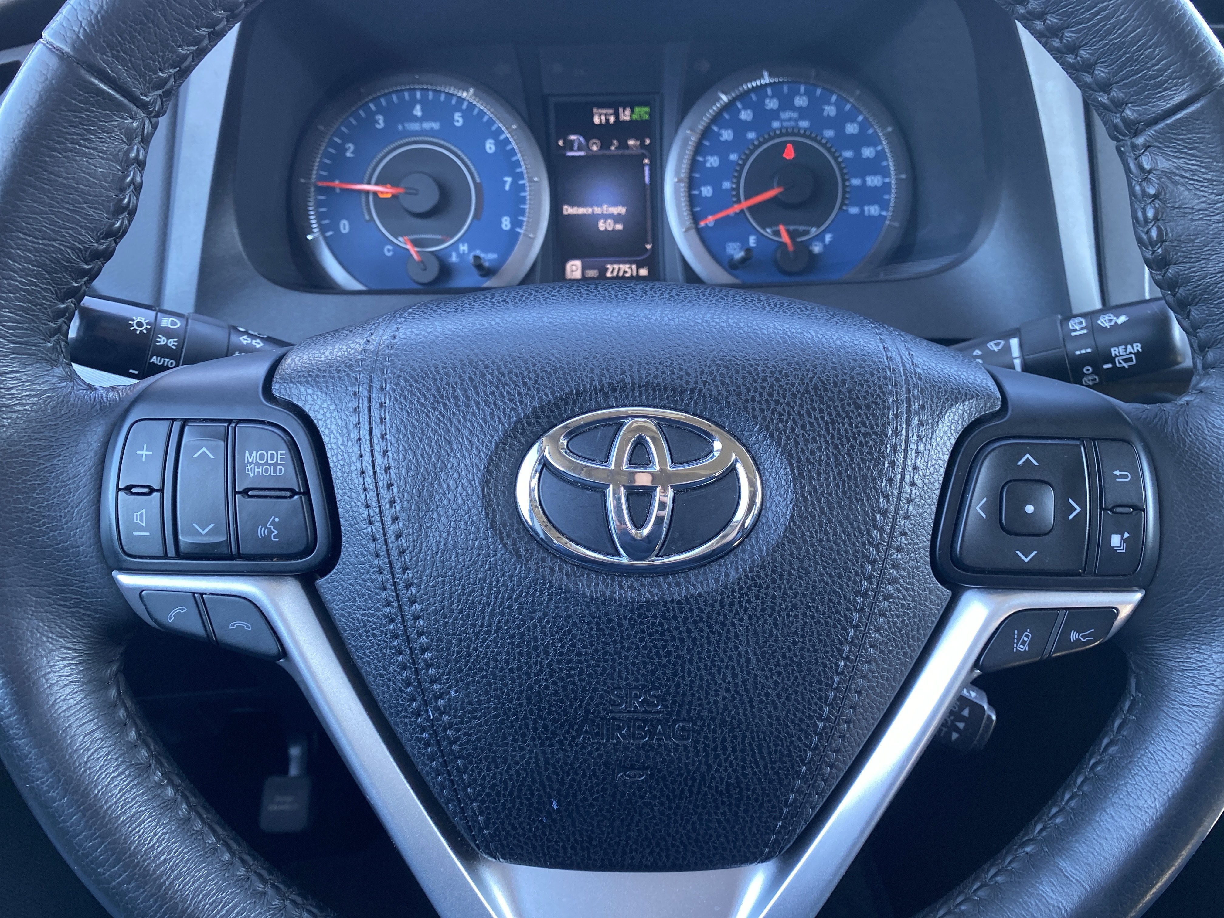Used 2018 Toyota Sienna SE FWD image 15