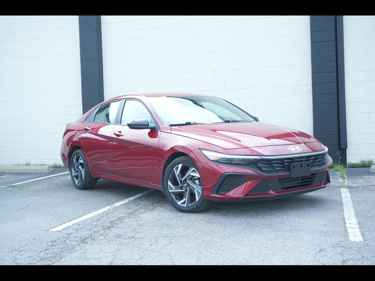 Used 2025 Hyundai Elantra Sport FWD image 1