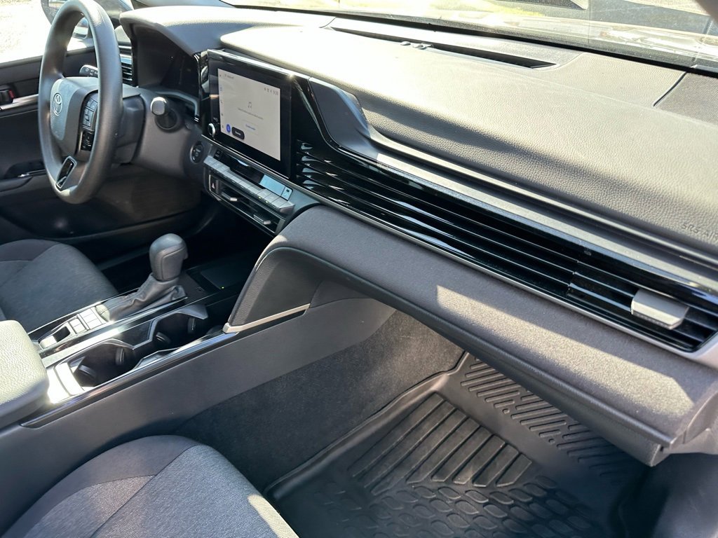 Used 2025 Toyota Camry LE w/ Convenience Package image 24
