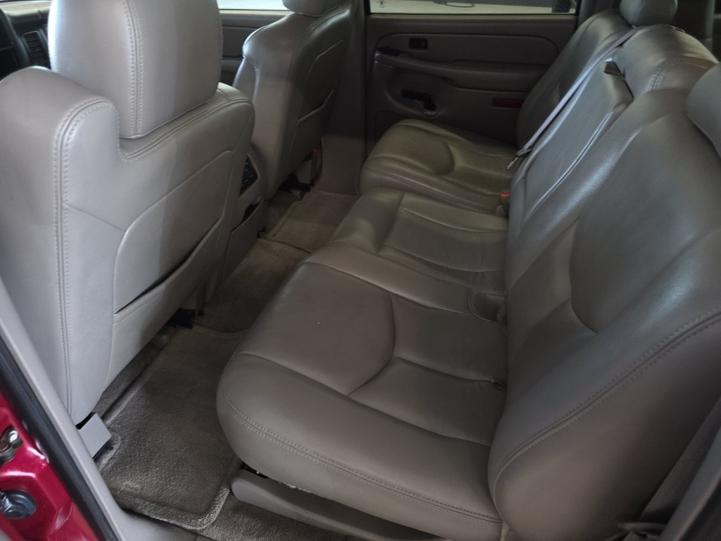 Used 2005 GMC Yukon XL SLT w/ SLT Preferred Equipment Group AWD/4WD image 15