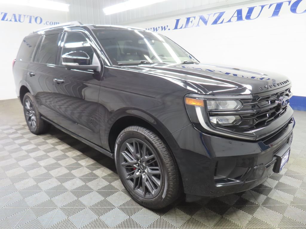 Used 2025 Ford Expedition Platinum w/ Stealth Performance Package AWD/4WD image 3
