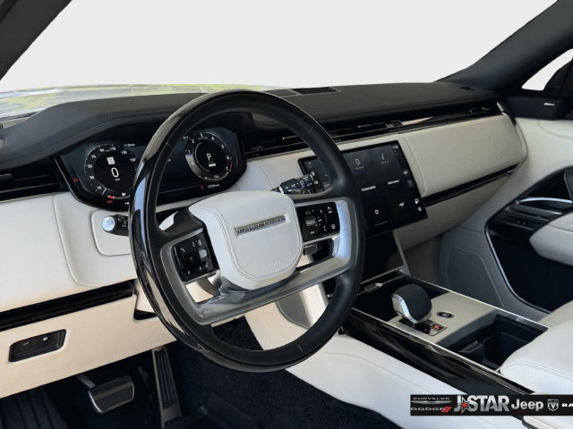 Used 2025 Land Rover Range Rover SE AWD/4WD image 33