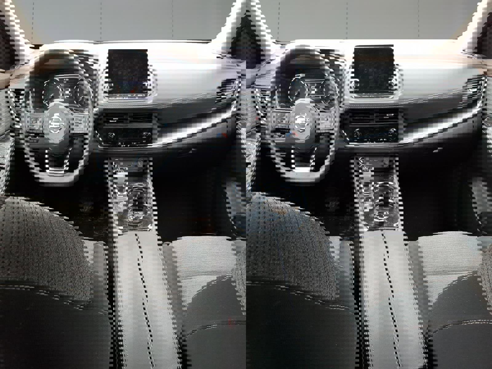 Used 2023 Nissan Rogue SV image 8