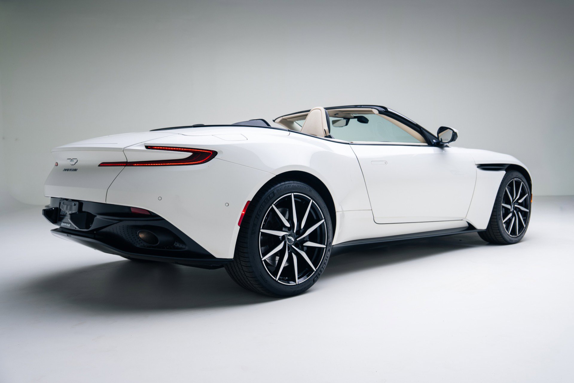 Used 2020 Aston Martin DB11 Volante image 24