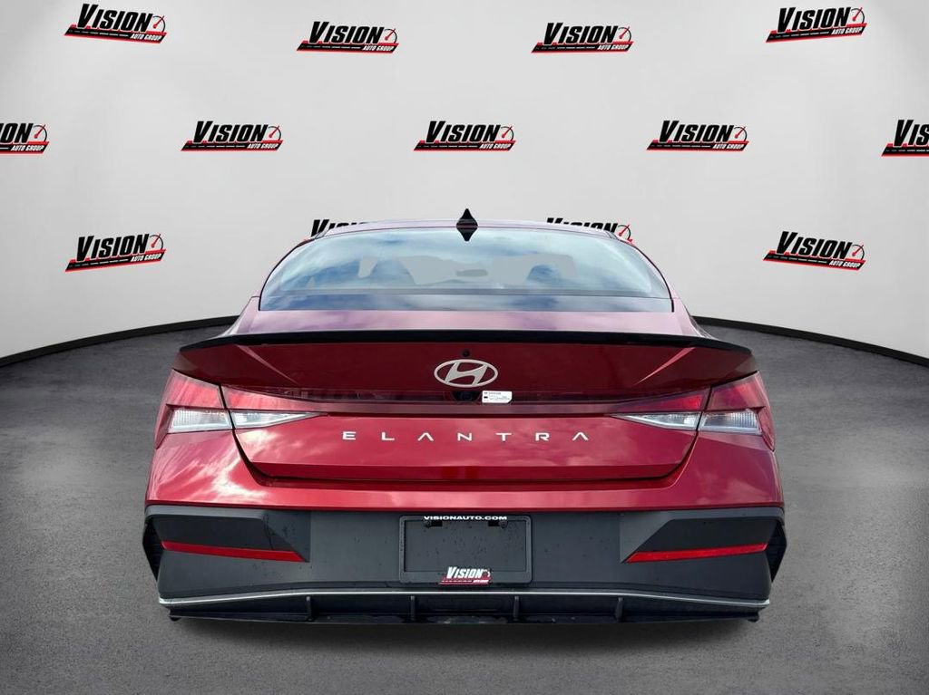 Certified 2025 Hyundai Elantra Sport image 6