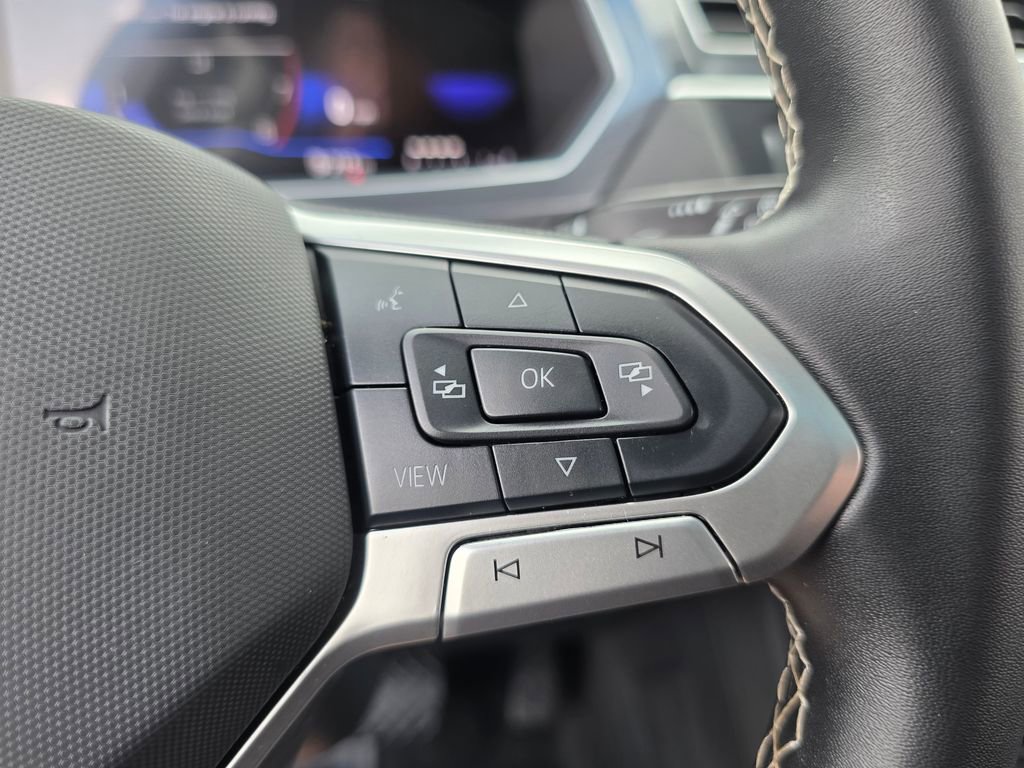 Used 2024 Volkswagen Tiguan SE AWD/4WD image 28