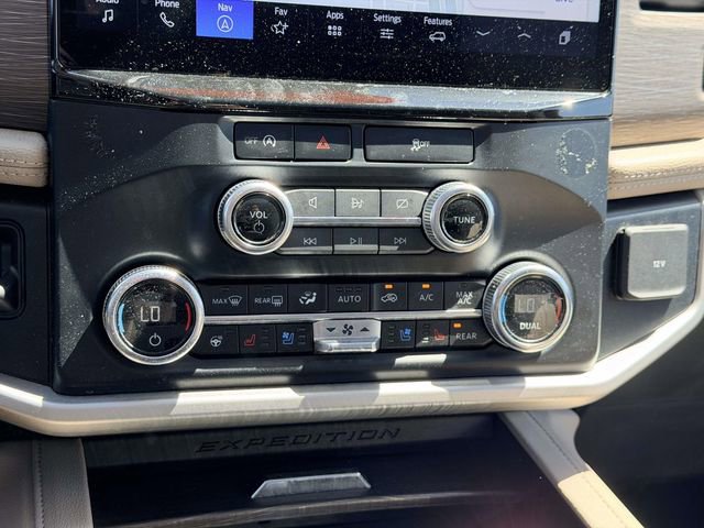 Used 2024 Ford Expedition Limited image 22