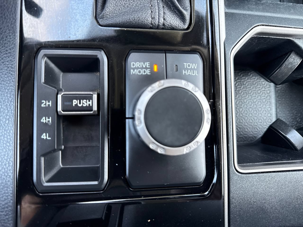 Used 2022 Toyota Tundra SR5 AWD/4WD image 23