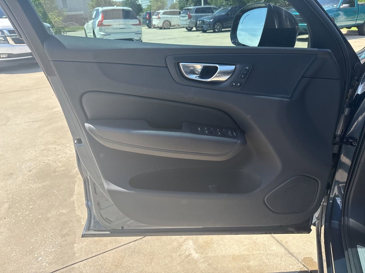 Certified 2024 Volvo XC60 B5 Plus w/ Protection Package Premier AWD/4WD image 18