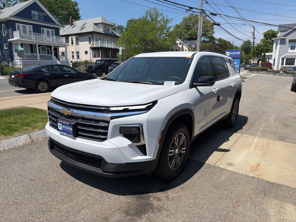New 2026 Chevrolet Traverse LT w/ Driver Confidence Package AWD/4WD image 1