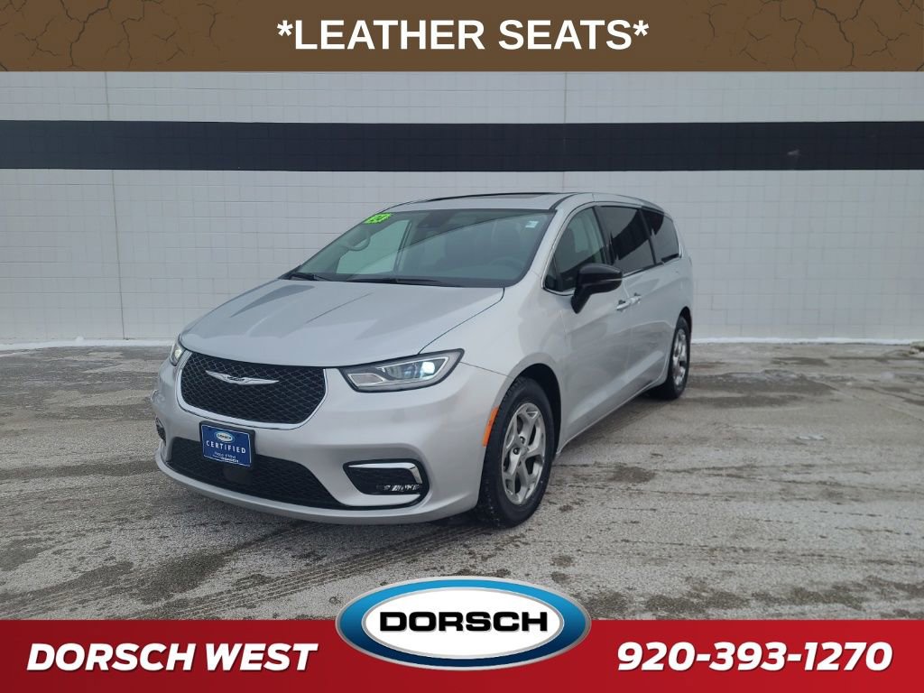 Used 2024 Chrysler Pacifica Limited image 1