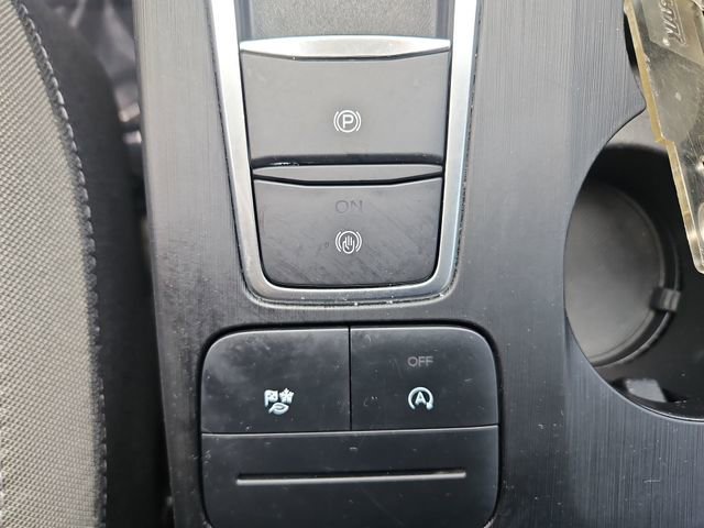 Used 2020 Ford Escape SE image 34