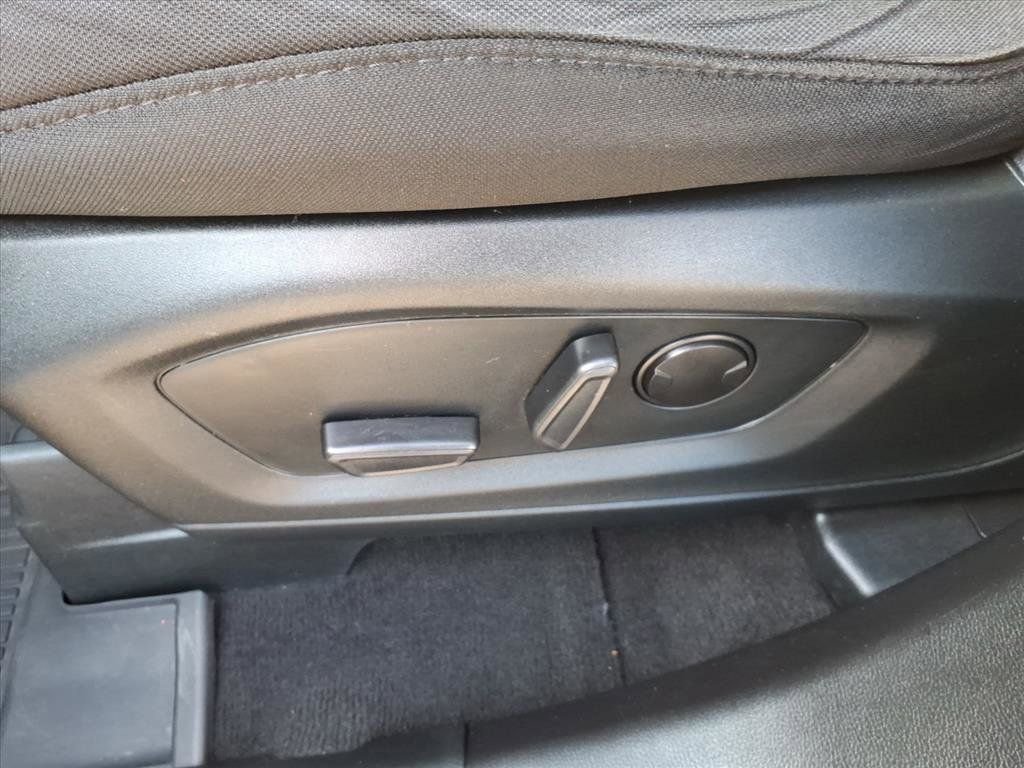 Used 2023 Ford Explorer XLT image 24