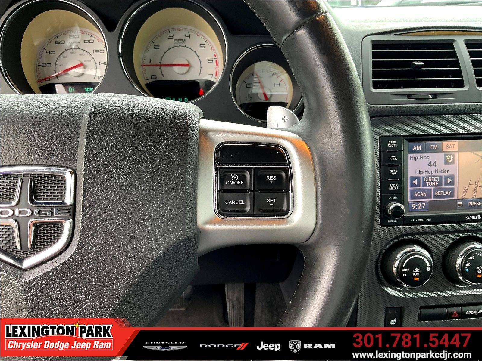 Used 2014 Dodge Challenger R/T RWD image 12
