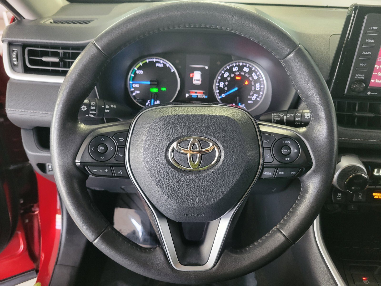 Used 2020 Toyota RAV4 XLE w/ XLE Grade Weather Package image 20