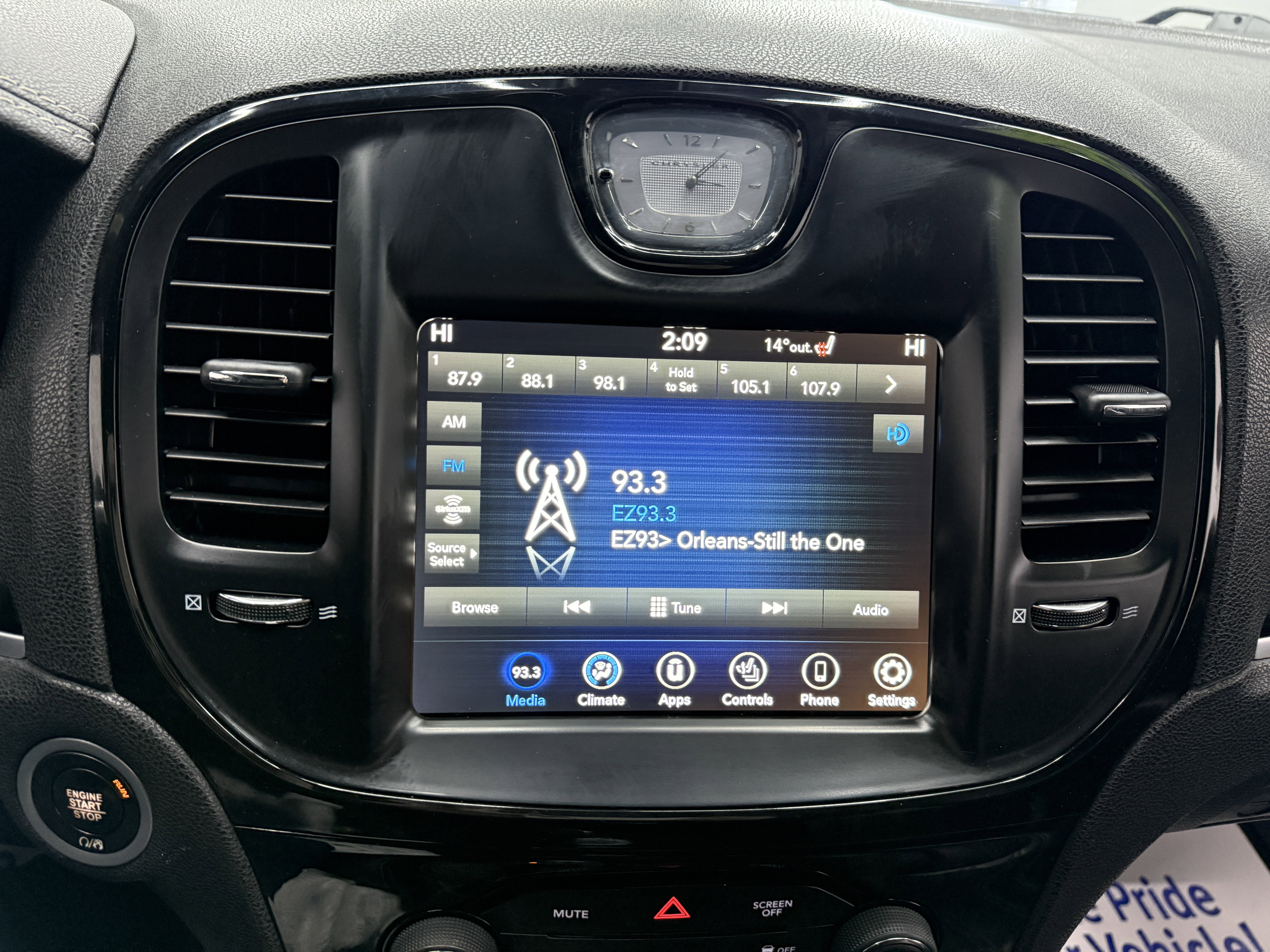 Used 2018 Chrysler 300 S image 17