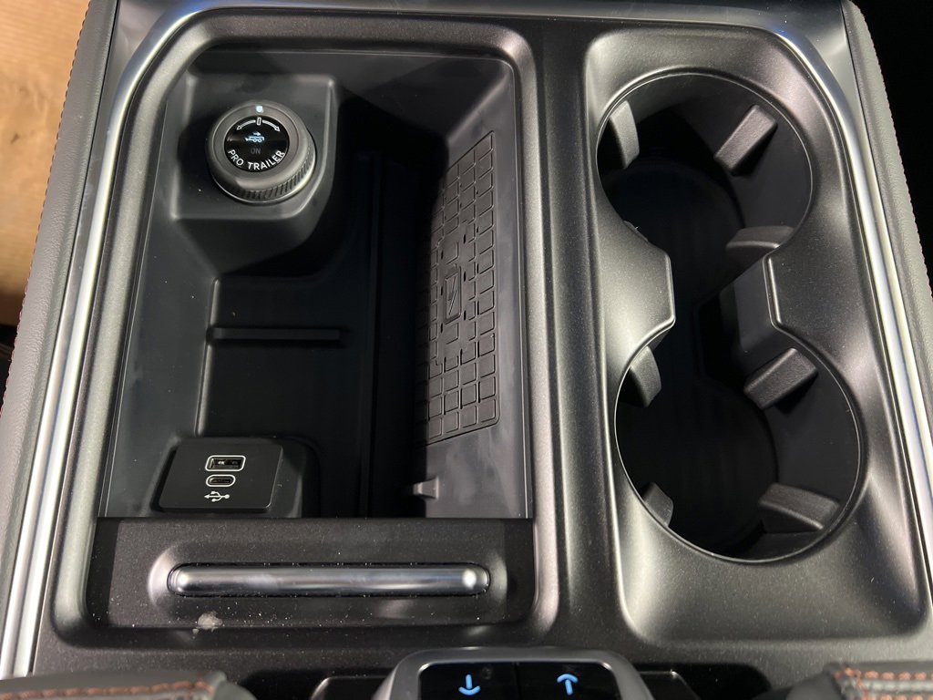 New 2025 Ford Expedition Active image 15