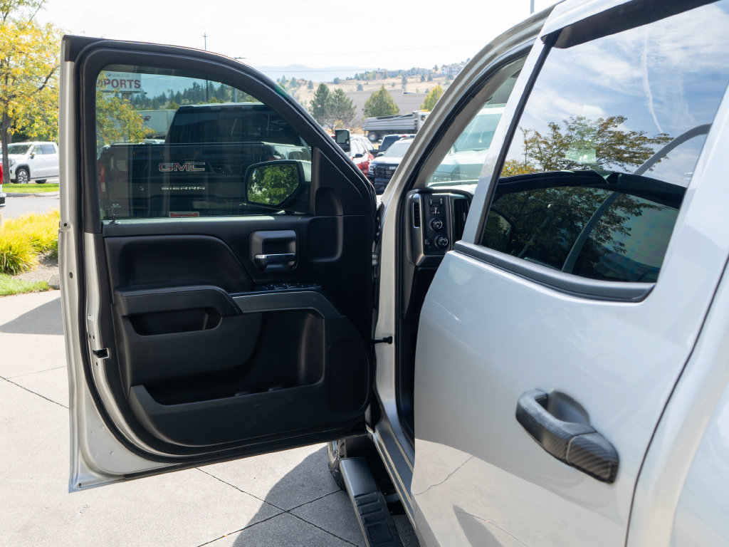 Used 2018 Chevrolet Silverado 1500 LT w/ Trailering Package AWD/4WD image 15