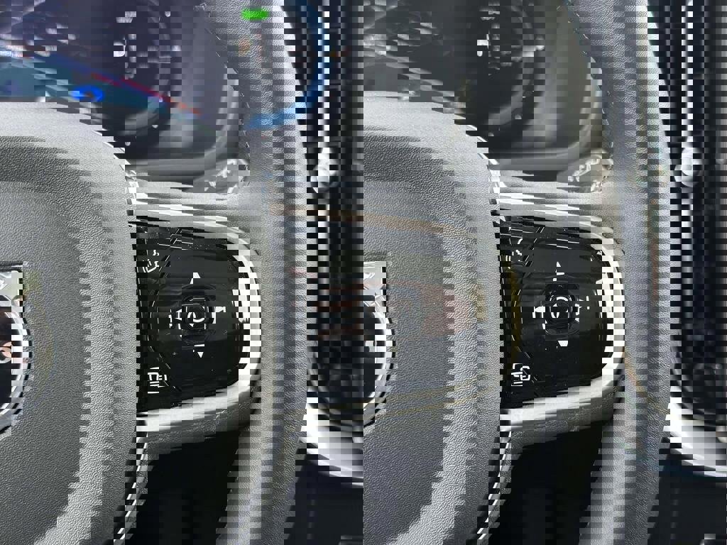 New 2025 Volvo XC90 T8 Plus w/ Protection Package Premier image 9