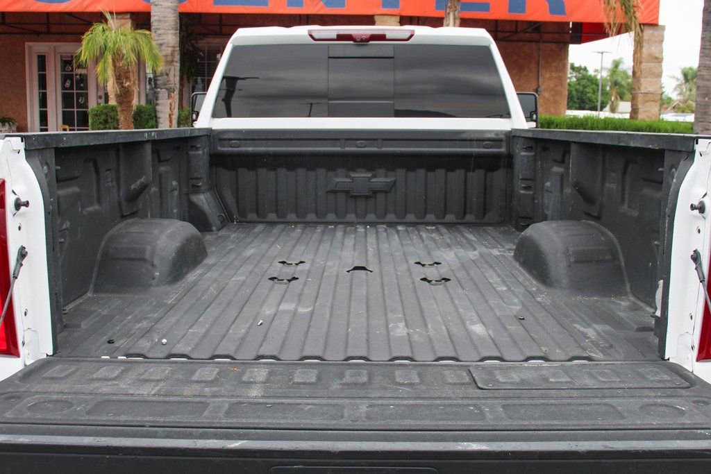 Used 2023 Chevrolet Silverado 3500 LTZ w/ LTZ Convenience Package AWD/4WD image 10