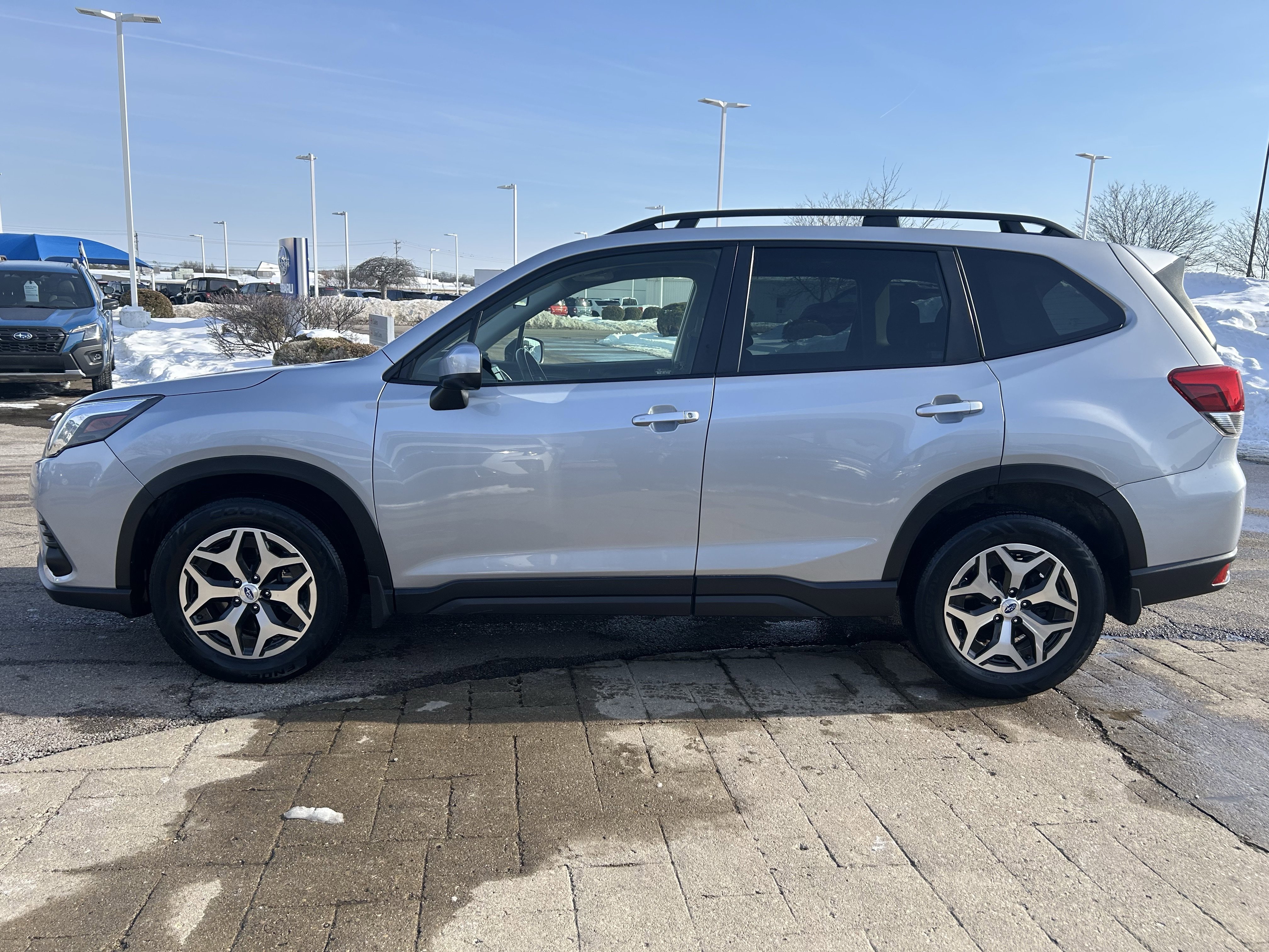 Used 2022 Subaru Forester Premium image 4