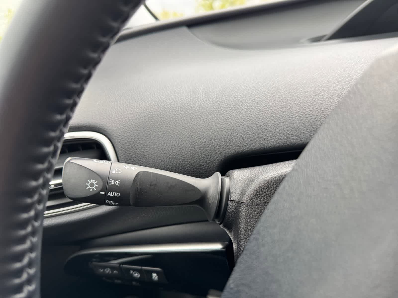 Used 2019 Toyota Prius XLE FWD image 20