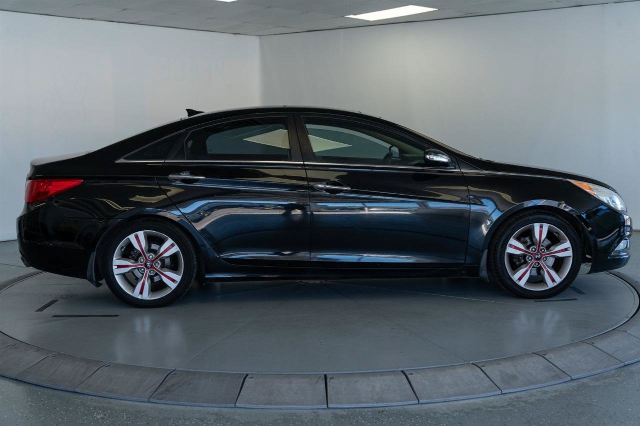 Used 2012 Hyundai Sonata Limited w/ Navigation Pkg FWD image 8