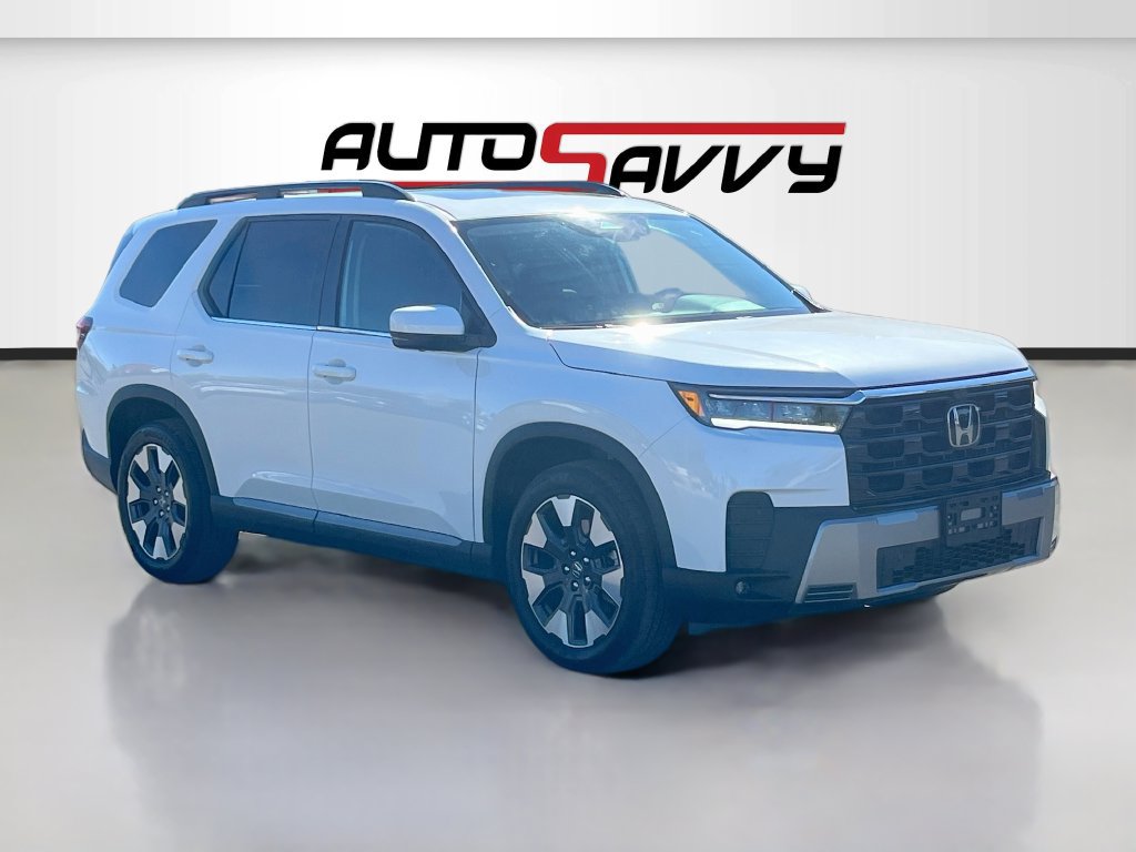 Used 2026 Honda Pilot Touring image 1