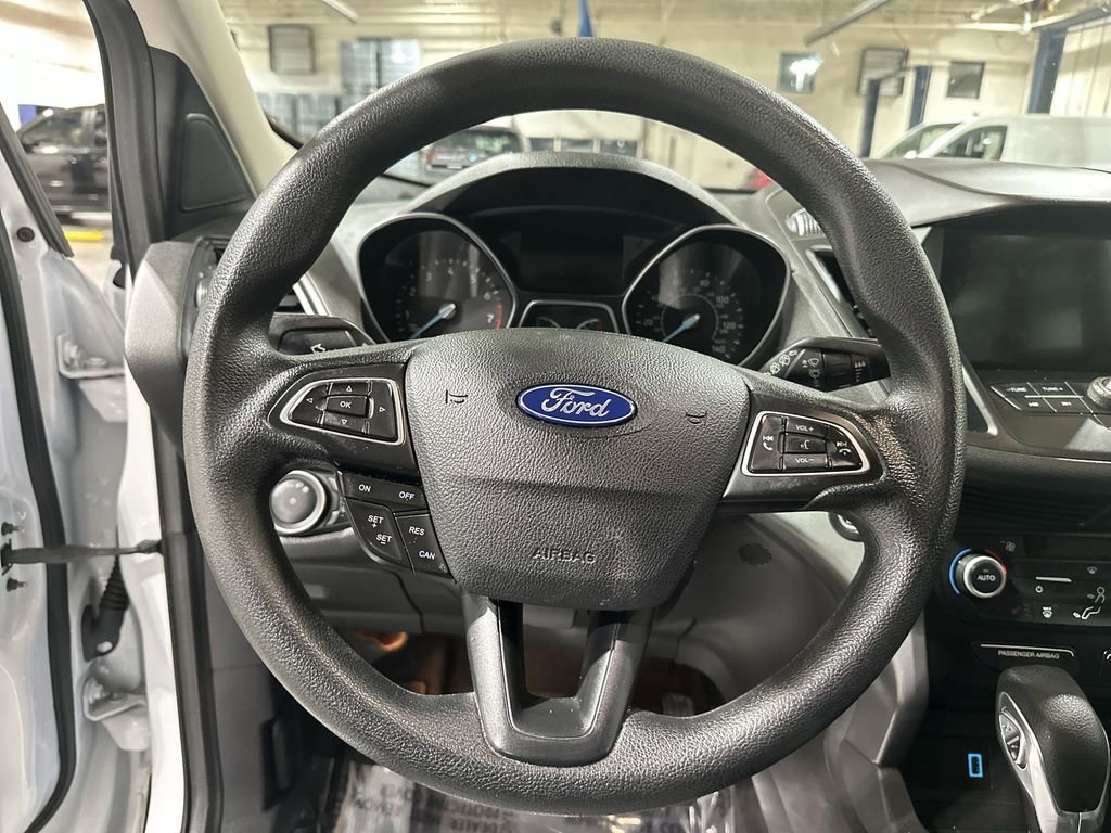 Used 2019 Ford Escape SE image 11