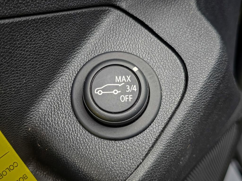 Used 2022 GMC Terrain SLT w/ Infotainment Package II AWD/4WD image 17