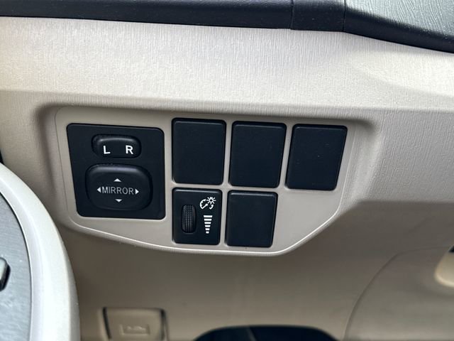 Used 2014 Toyota Prius Two image 28