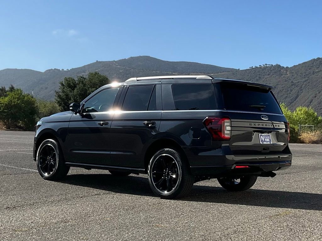 Used 2024 Ford Expedition Limited image 4