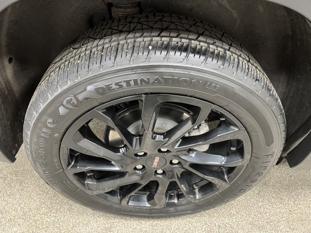 Used 2024 GMC Terrain SLE w/ Driver Convenience Package image 17