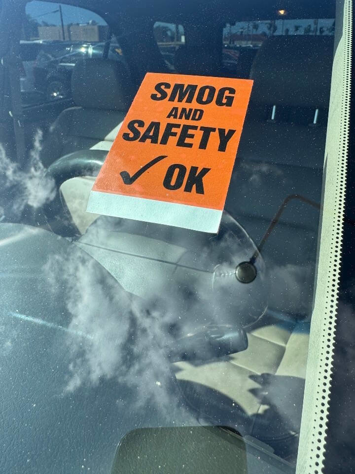 Used 2005 Kia Sorento LX image 12