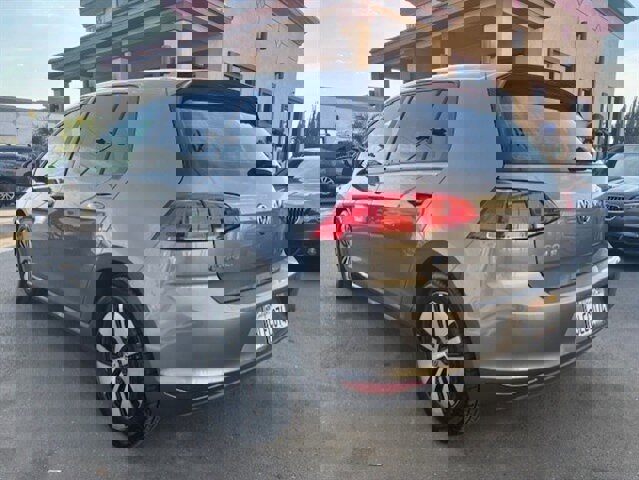 Used 2016 Volkswagen e-Golf SE w/ DC Fast Charging Package FWD image 7