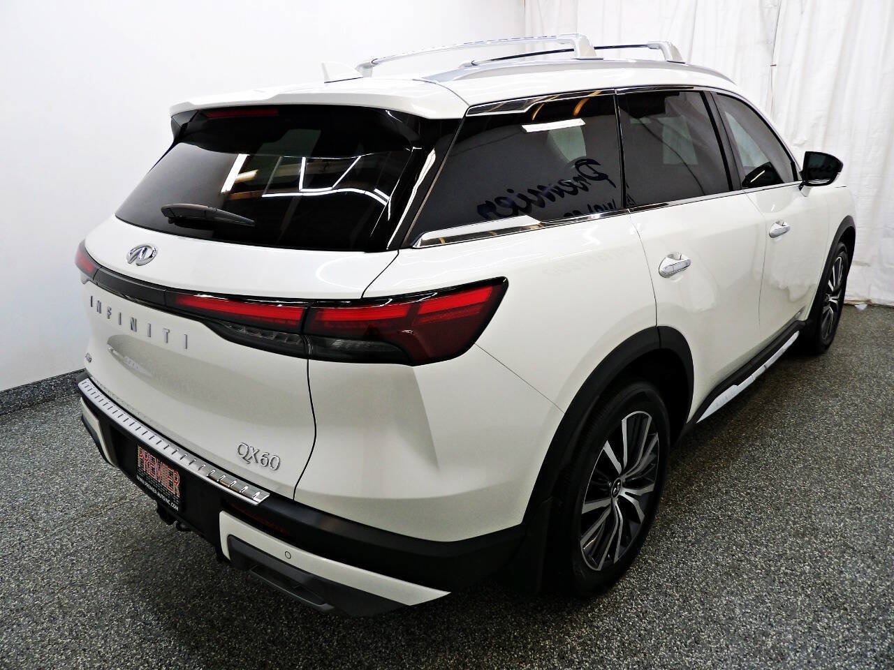 Used 2025 INFINITI QX60 Sensory w/ Vision Package AWD/4WD image 6