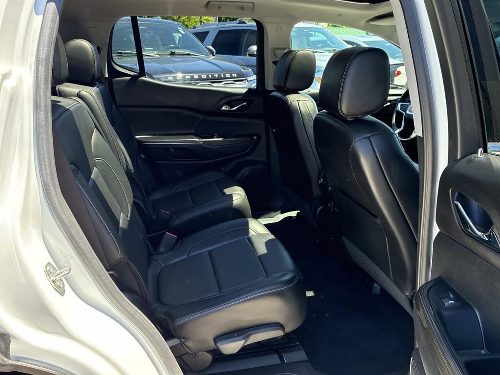 Used 2023 GMC Acadia SLT AWD/4WD image 10