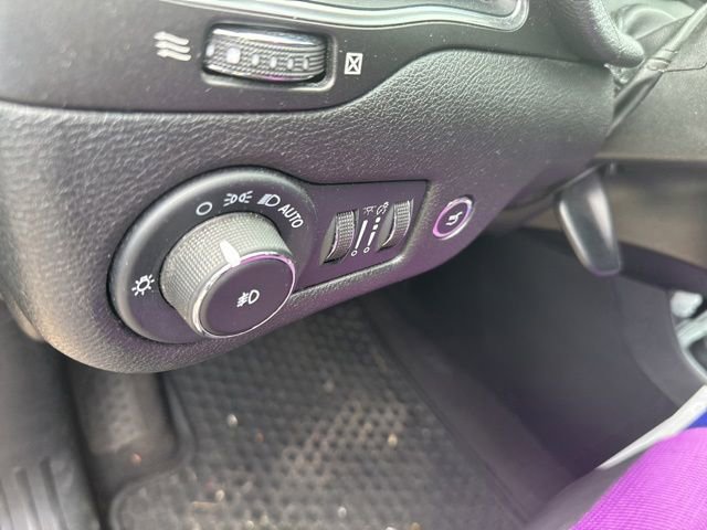 Used 2022 Jeep Cherokee Trailhawk w/ Sound & Nav Group AWD/4WD image 9