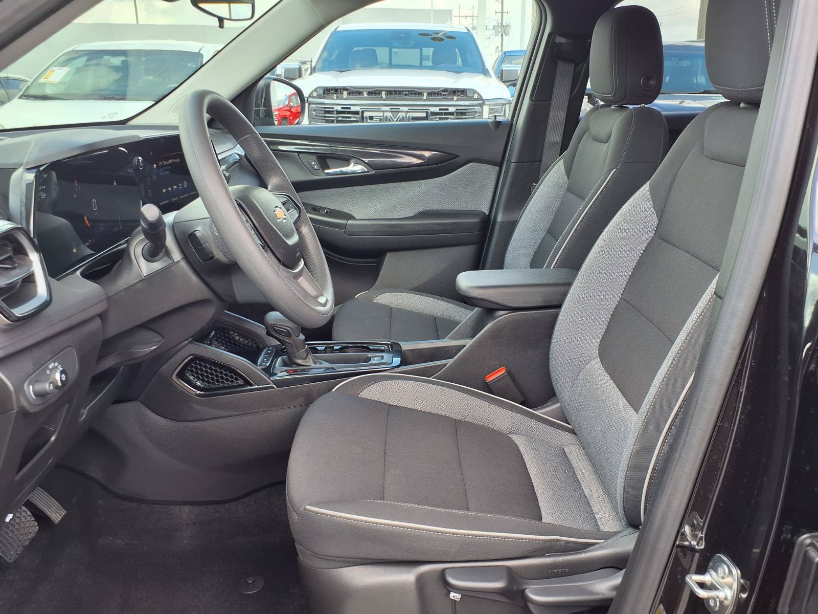 Used 2026 Chevrolet TrailBlazer LS w/ LS Convenience Package AWD/4WD image 17