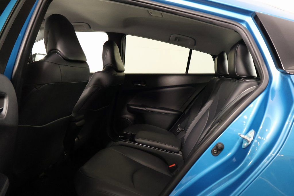 Used 2019 Toyota Prius Prime Advanced image 11