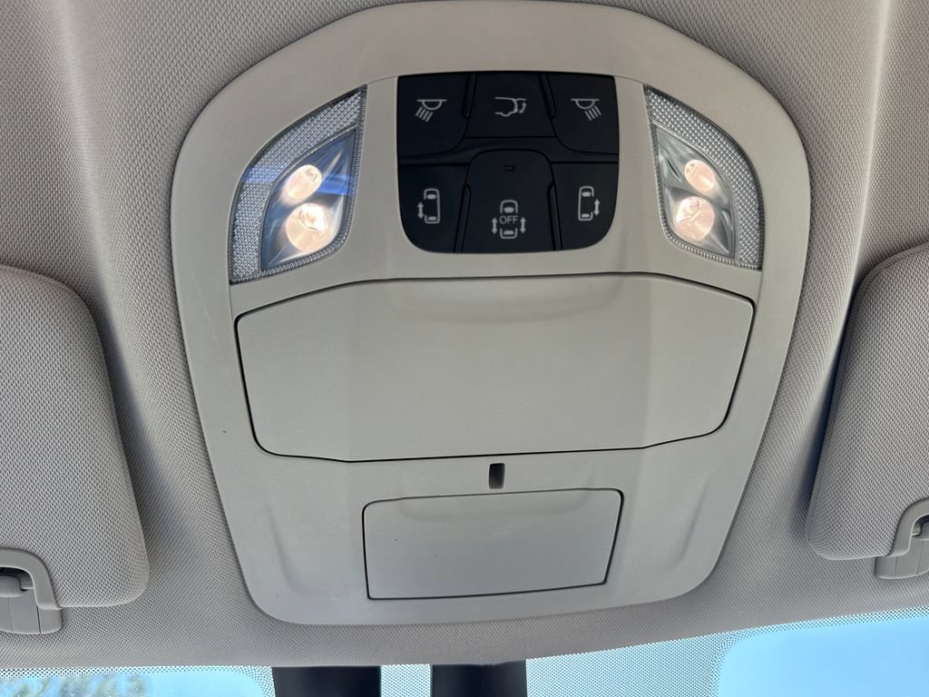 Used 2019 Chrysler Pacifica Touring-L w/ Advanced Safetytec Group FWD image 27
